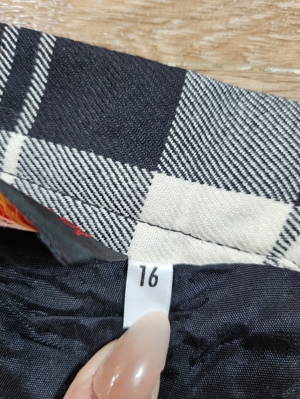 O'Neil Of Dublin 100% Wool Black & White Tartan Plaid Pleated Midi Skirt